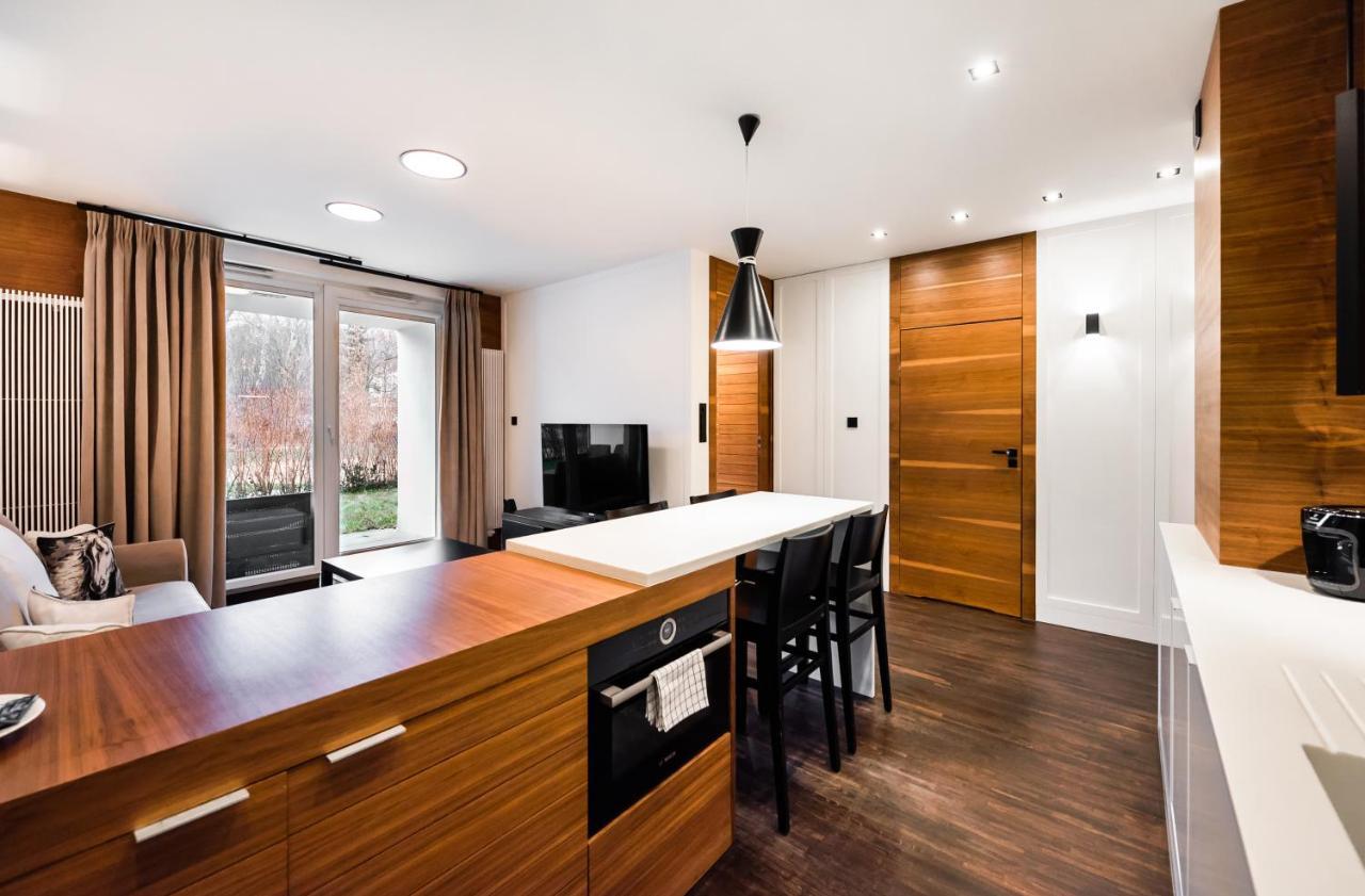 Wola Luxury Wooden Apartment Warsaw Exterior photo